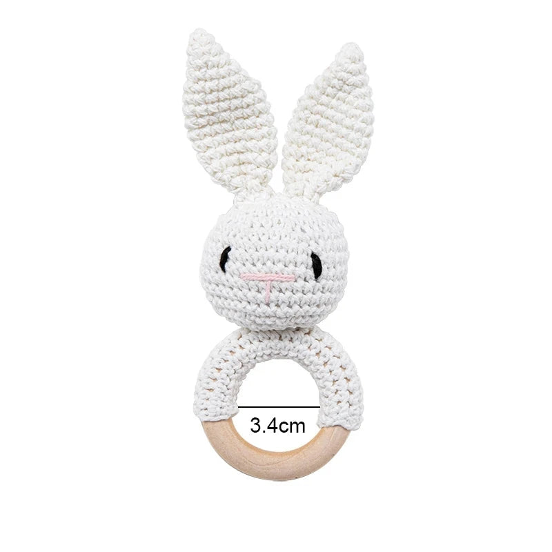 Weißer Hase | Baby Rasselspielzeug mit Holzring für Kinder