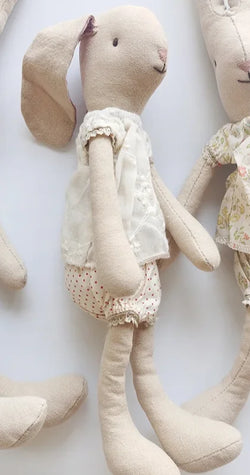 Süßer Hasenfreund | Kuschelpuppe für Kinder